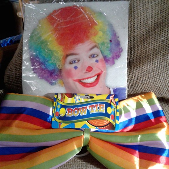 Classic Clown Wig 2006 Adult Wig and Bow Tie NEW - Picture 1 of 4